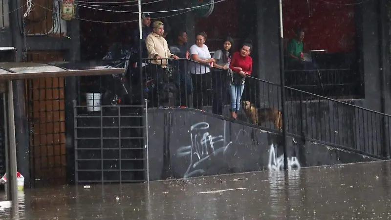 Inundación sobre Calzada Ignacio Zaragoza